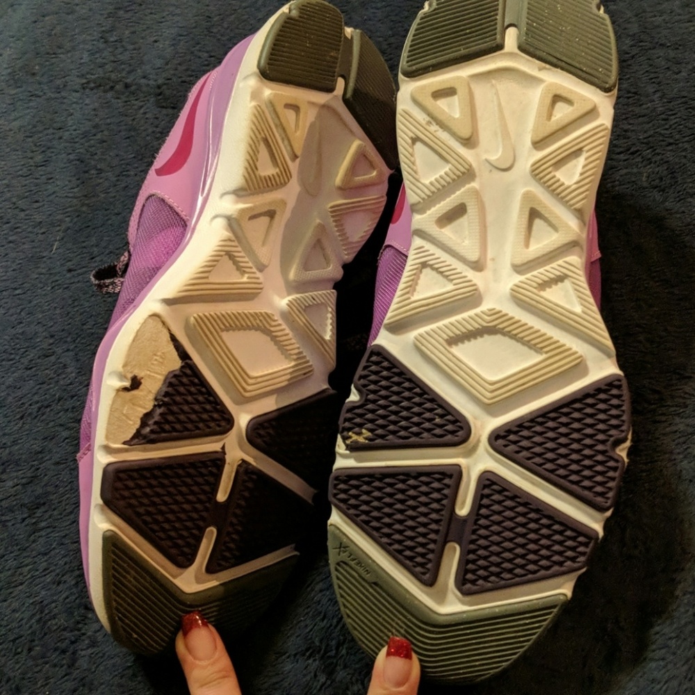 Nike Tennis shoes - Picture 3 of 3